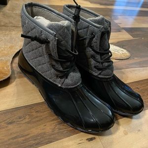 Tread well Womens Cold Weather Boots- New In Box- Size 10